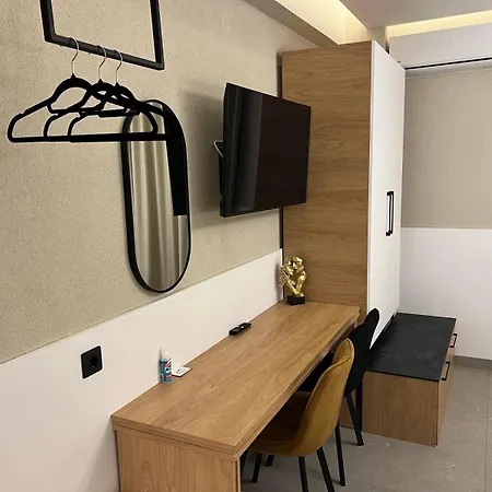 Hotel Rooms-fine Living *