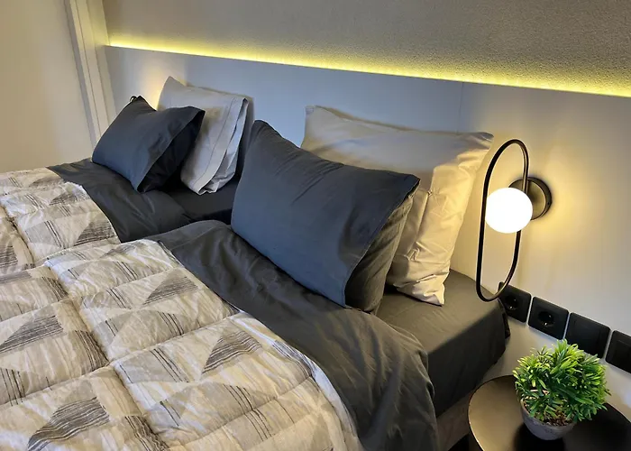 Hotel Rooms-fine Living *