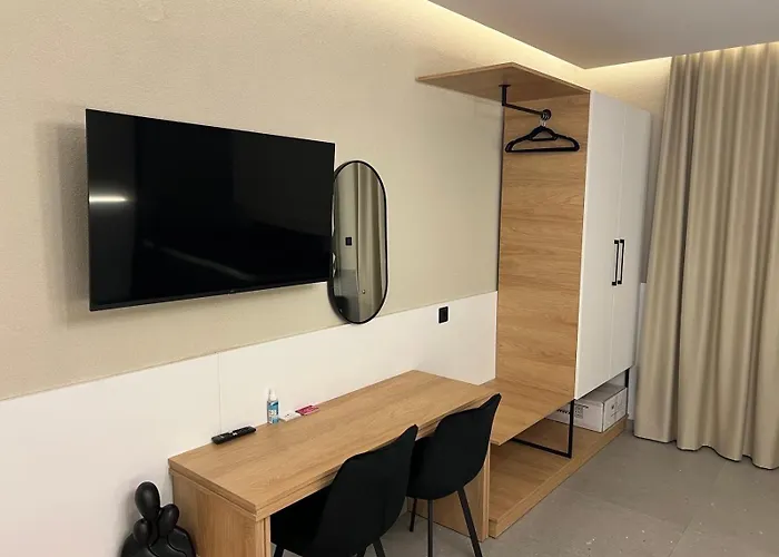 Hotel Rooms-fine Living *